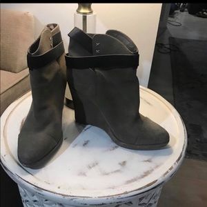 Size 8.5. Wedges Booties